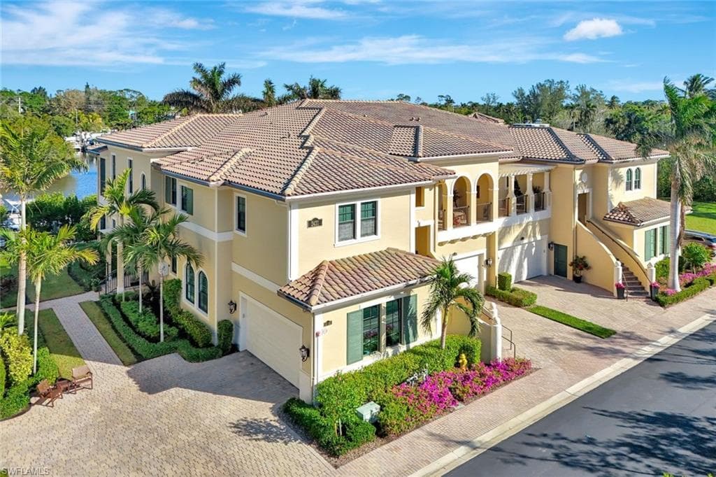 2431 Breakwater Way 10-101, Naples, FL 34112-4
