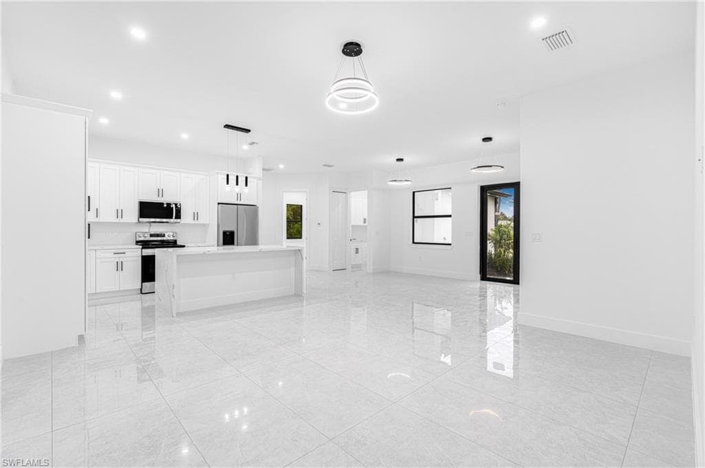 3611 34th St SW, Lehigh Acres, FL 33976-8