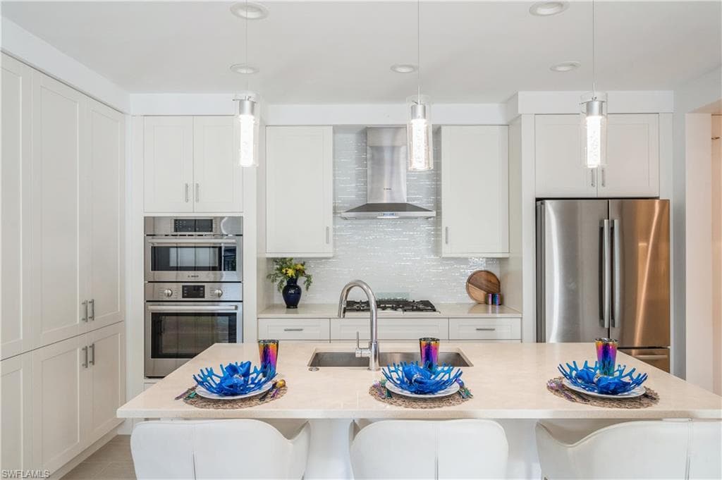 1135 3rd Ave S 304, Naples, FL 34102-9