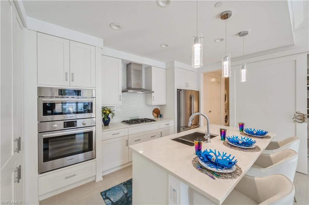 1135 3rd Ave S 304, Naples, FL 34102-11