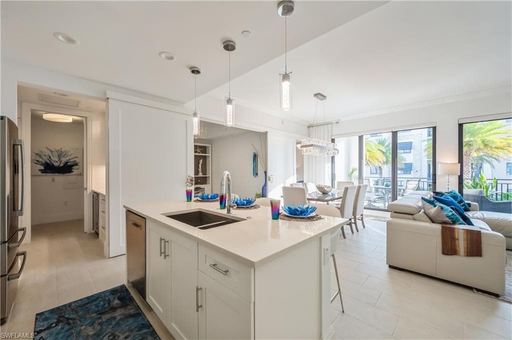 1135 3rd Ave S 304, Naples, FL 34102-13
