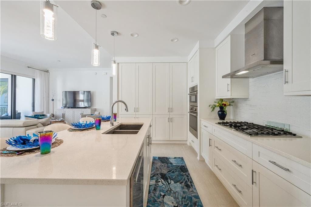 1135 3rd Ave S 304, Naples, FL 34102-14