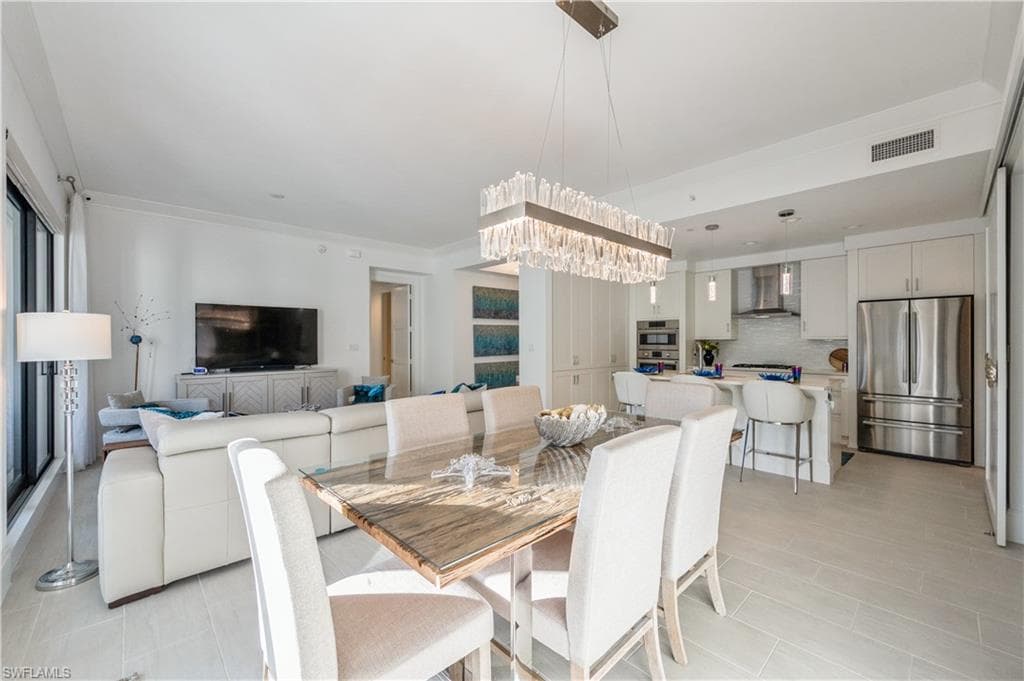 1135 3rd Ave S 304, Naples, FL 34102-15