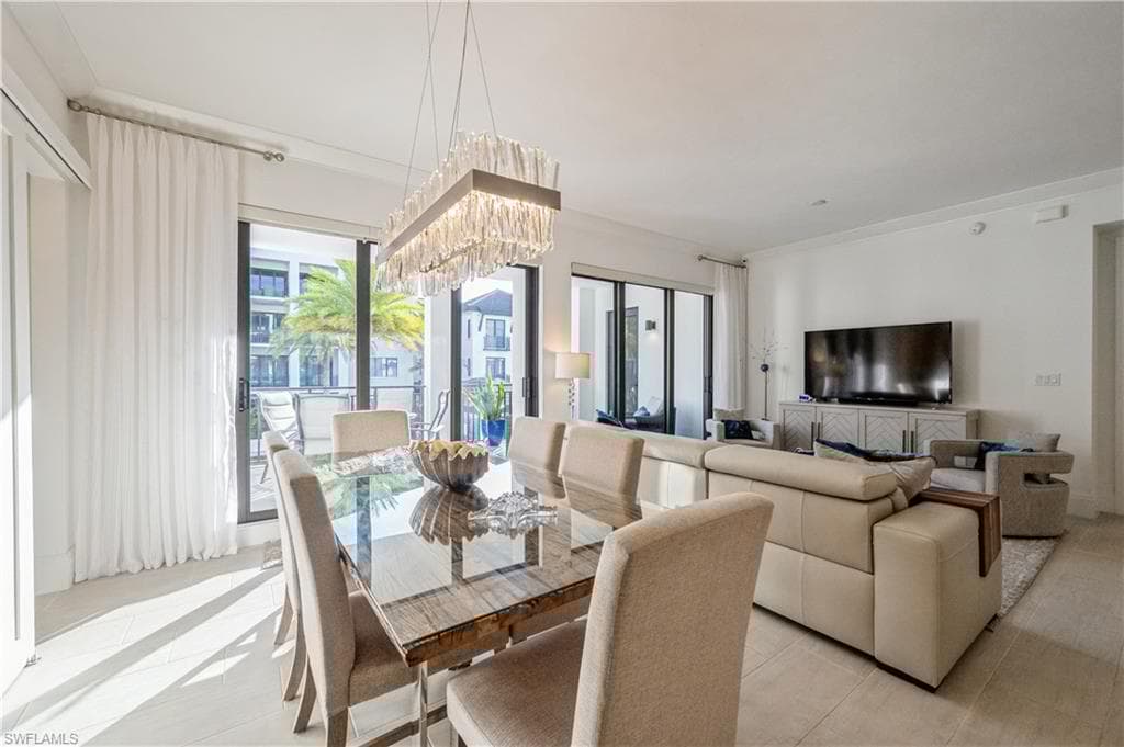 1135 3rd Ave S 304, Naples, FL 34102-16