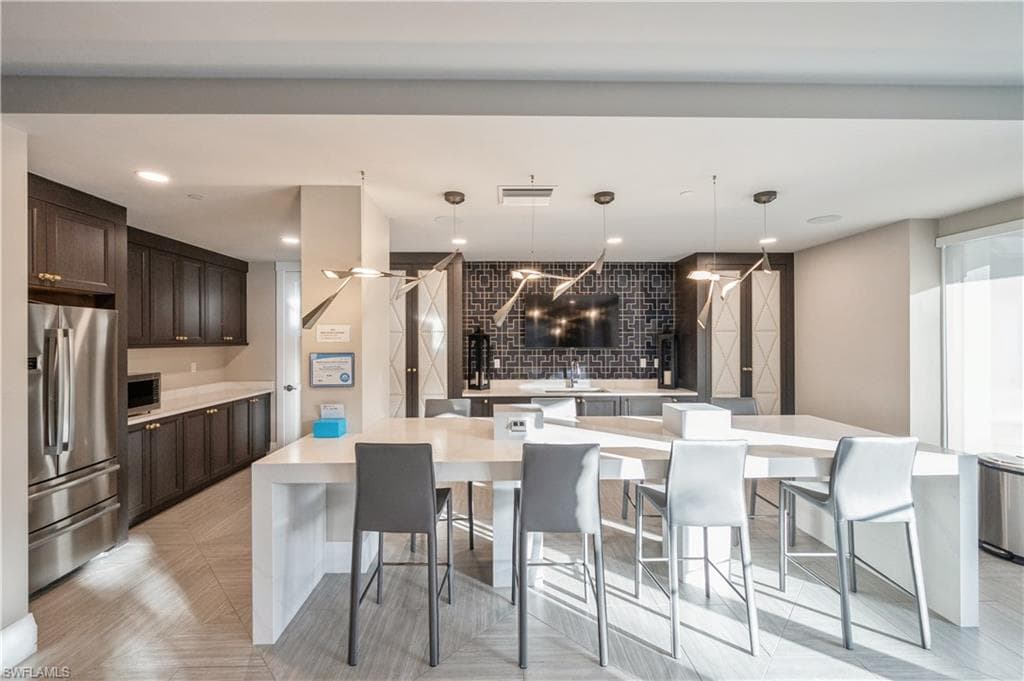 1135 3rd Ave S 304, Naples, FL 34102-36