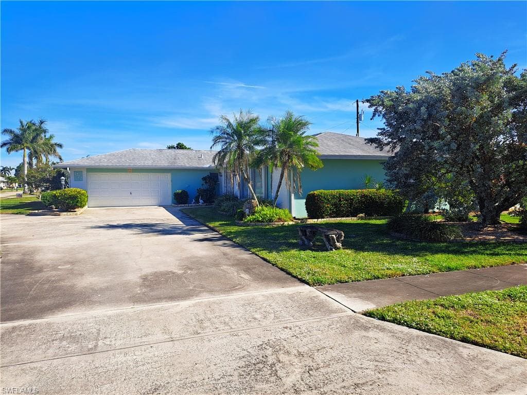1727 Lakeview Blvd, North Fort Myers, FL 33903-10