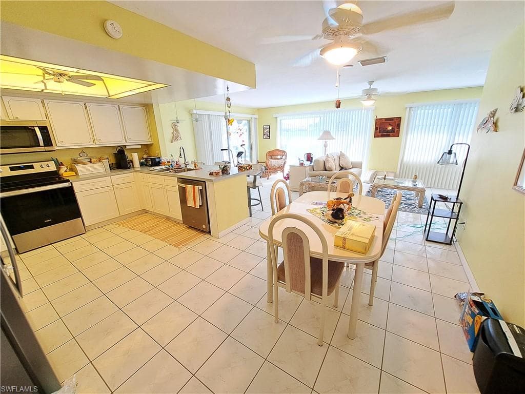 1727 Lakeview Blvd, North Fort Myers, FL 33903-3