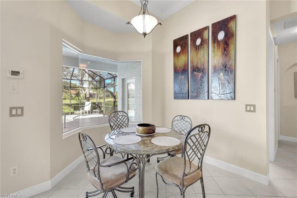 8812 Mustang Island Cir, Naples, FL 34113-13