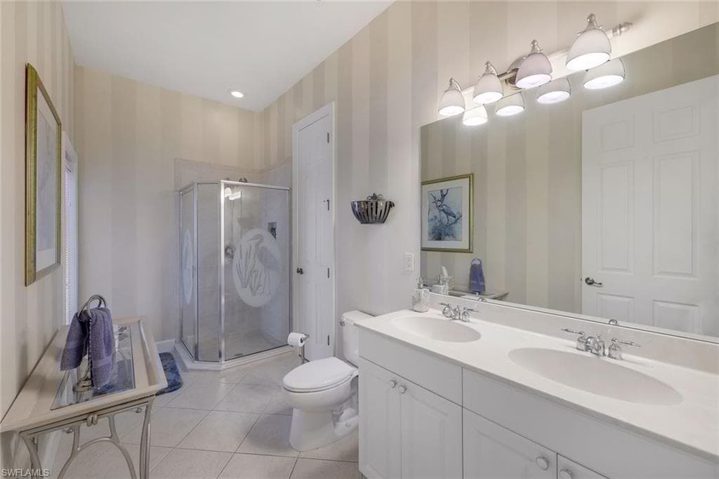 8812 Mustang Island Cir, Naples, FL 34113-24