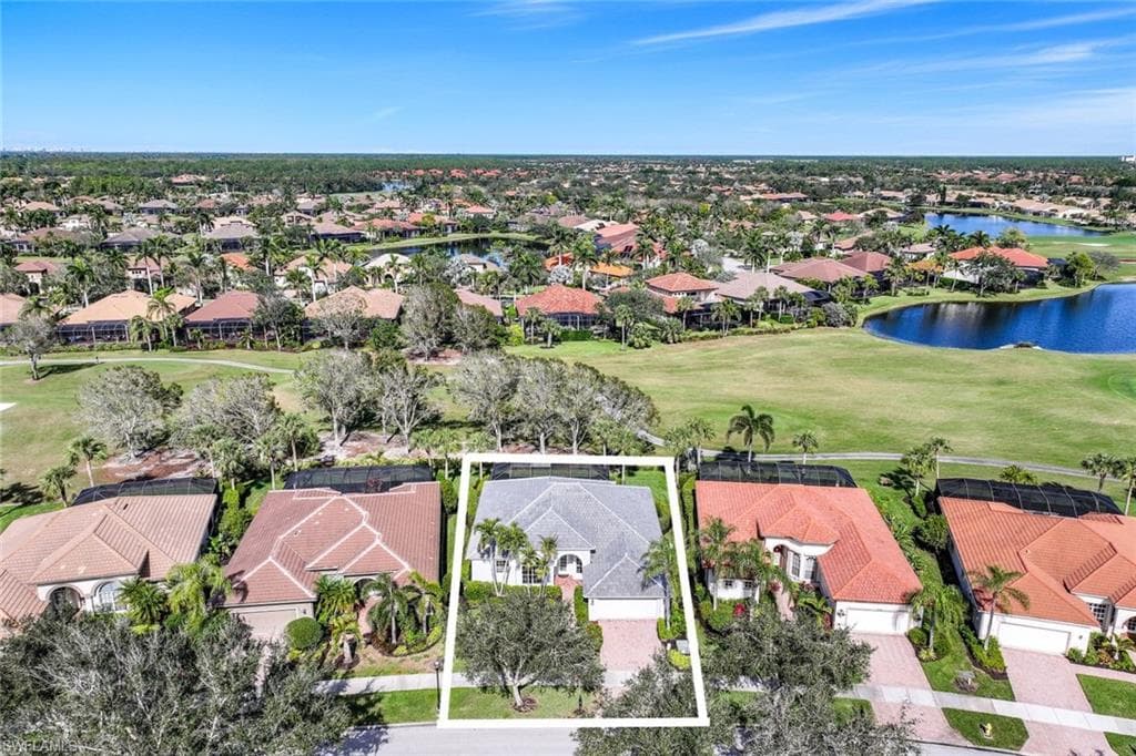8812 Mustang Island Cir, Naples, FL 34113-4