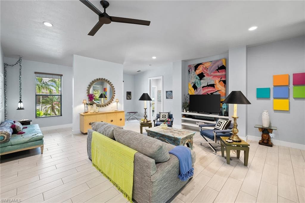 111 Bahama Ave, Marco Island, FL 34145-10