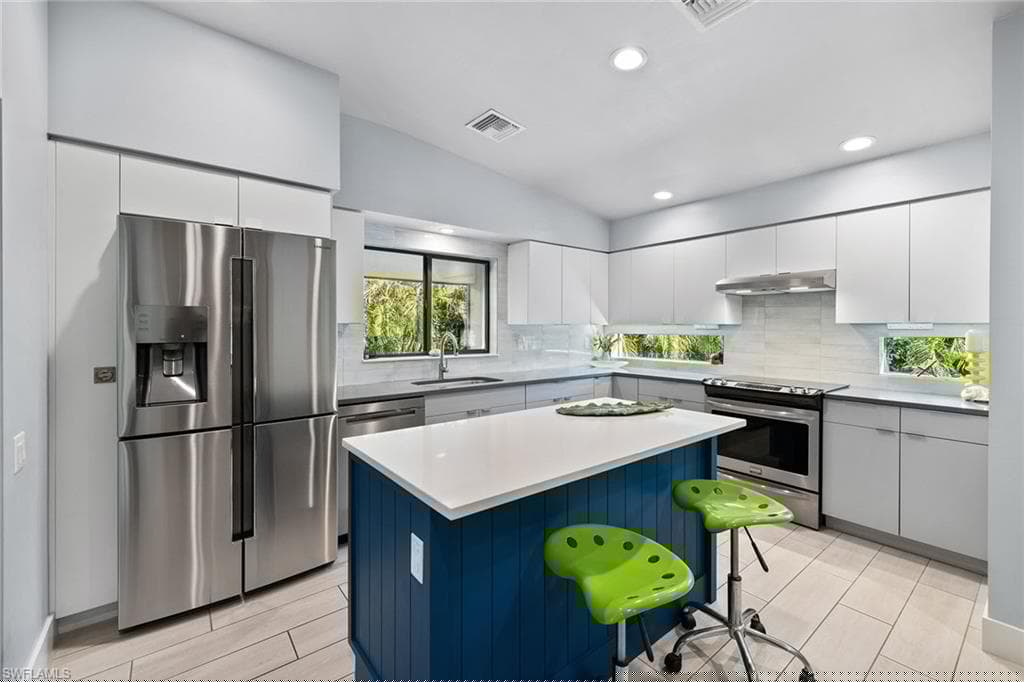 111 Bahama Ave, Marco Island, FL 34145-18