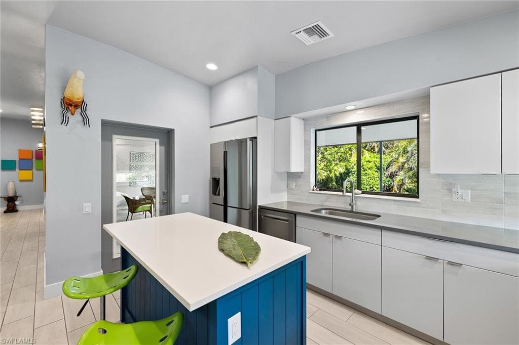 111 Bahama Ave, Marco Island, FL 34145-20