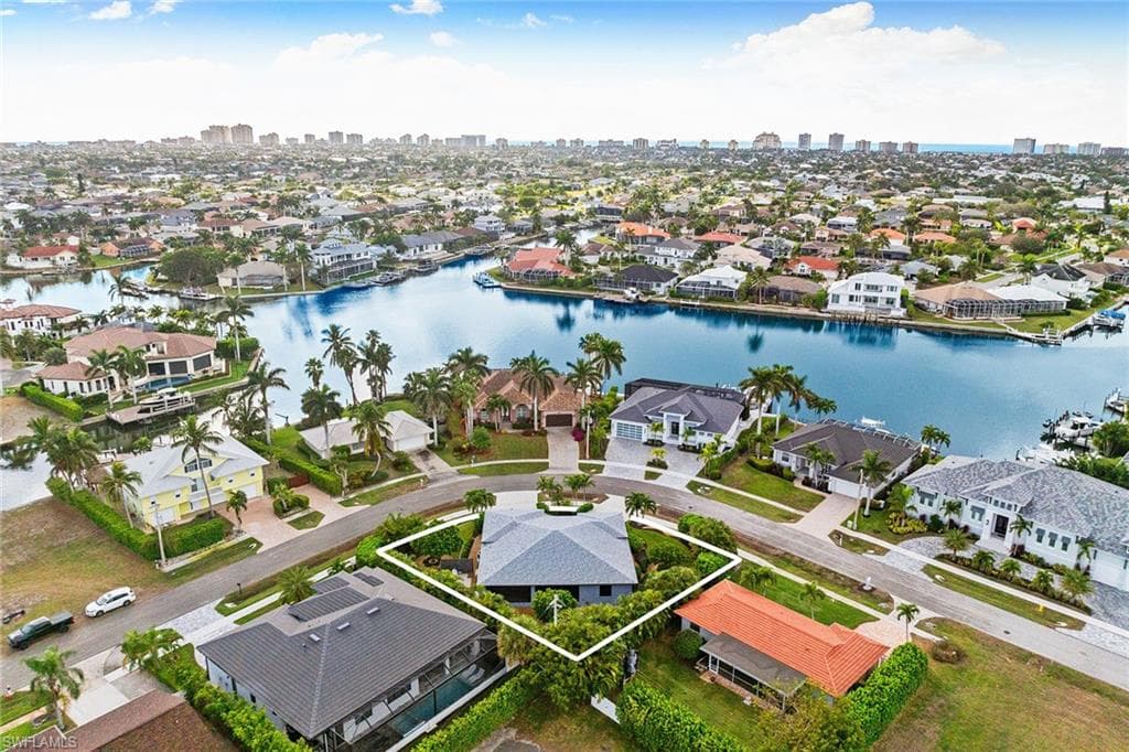 111 Bahama Ave, Marco Island, FL 34145-2