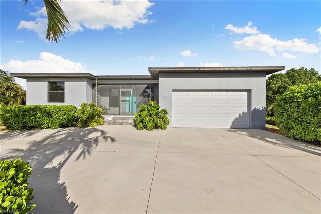 111 Bahama Ave, Marco Island, FL 34145-43