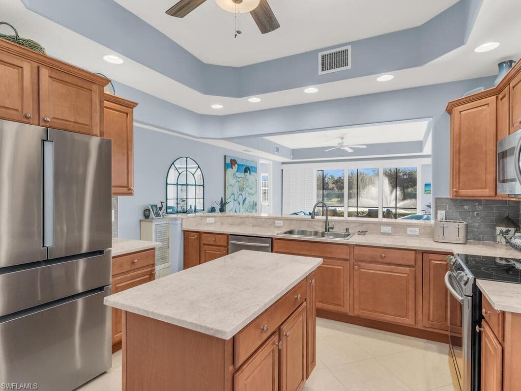 7873 Hawthorne Dr 202, Naples, FL 34113-8