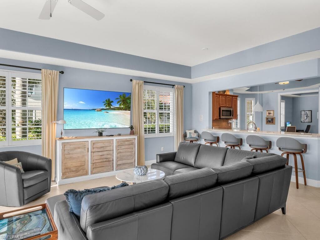 7873 Hawthorne Dr 202, Naples, FL 34113-10