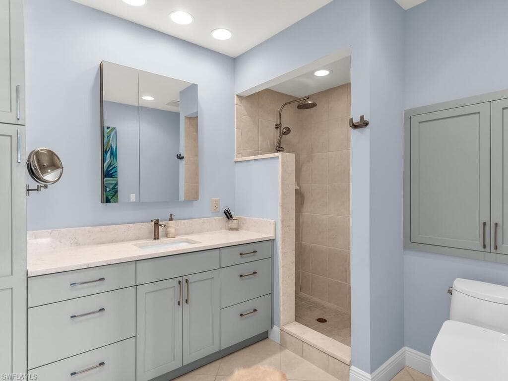 7873 Hawthorne Dr 202, Naples, FL 34113-16
