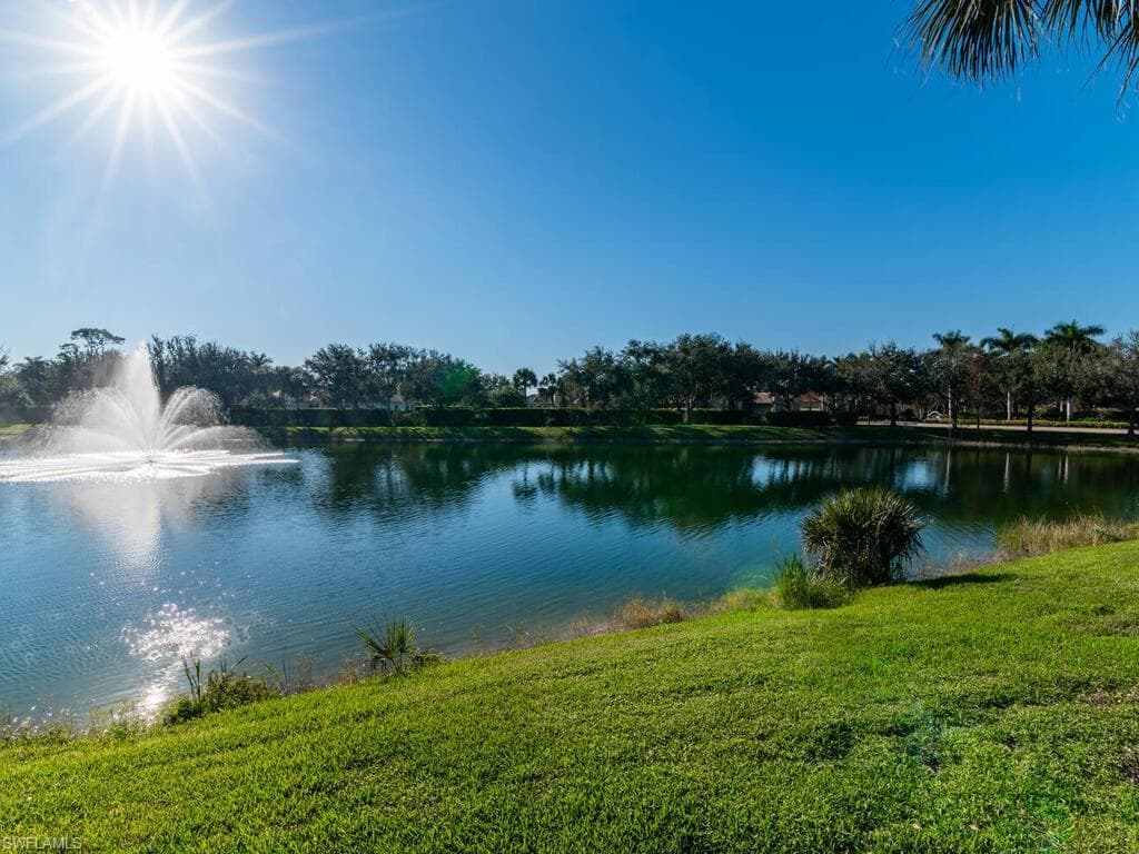 7873 Hawthorne Dr 202, Naples, FL 34113-24