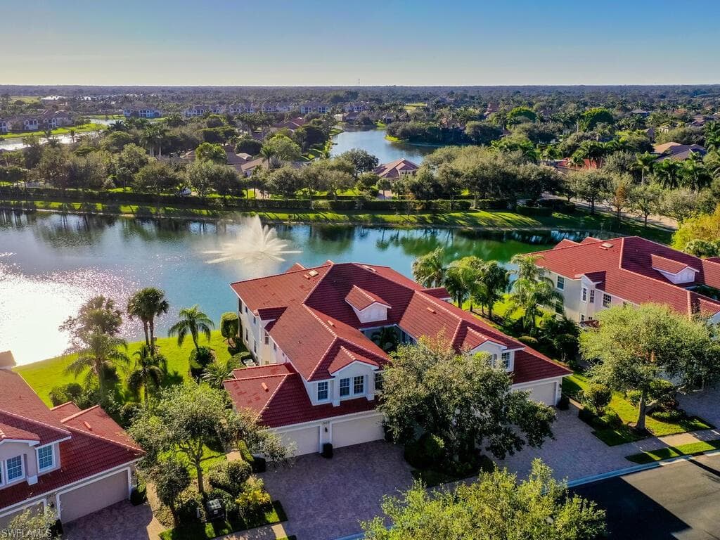 7873 Hawthorne Dr 202, Naples, FL 34113-26