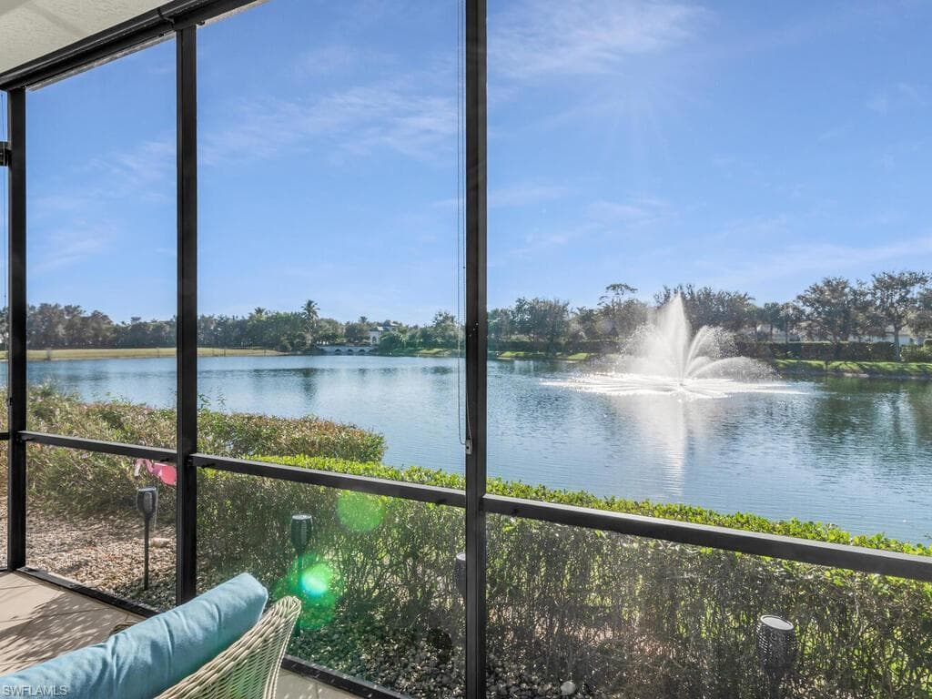 7873 Hawthorne Dr 202, Naples, FL 34113-2