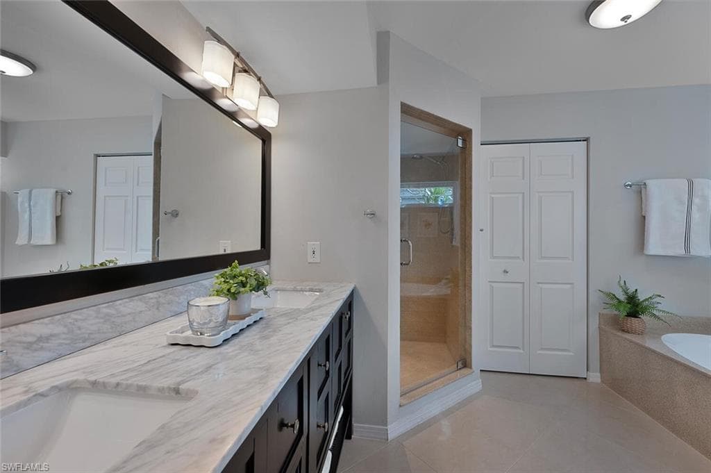 3205 Carriage Cir, Naples, FL 34105-12