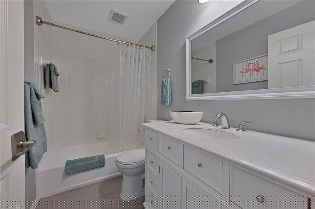 3205 Carriage Cir, Naples, FL 34105-18