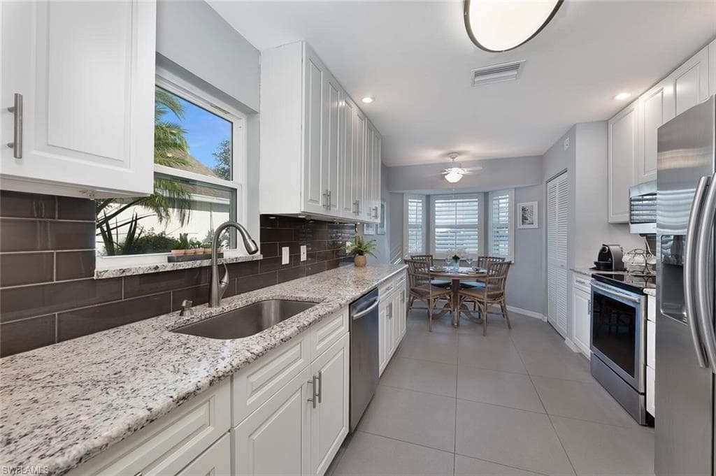 3205 Carriage Cir, Naples, FL 34105-4