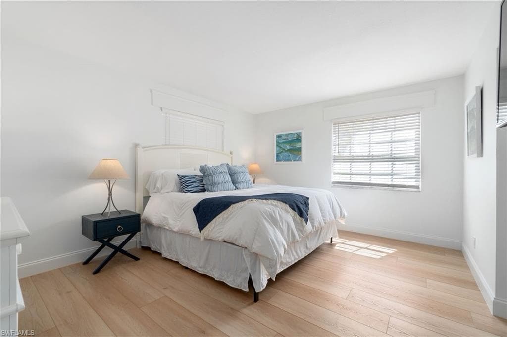 1222 Gordon Dr 2, Naples, FL 34102-15