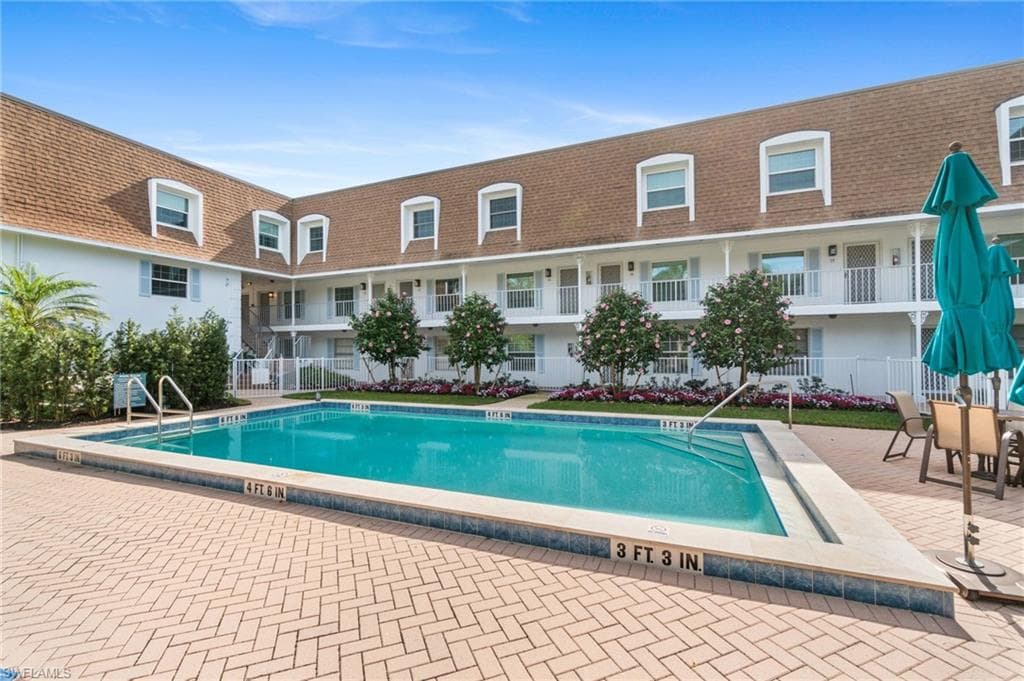 1222 Gordon Dr 2, Naples, FL 34102-25