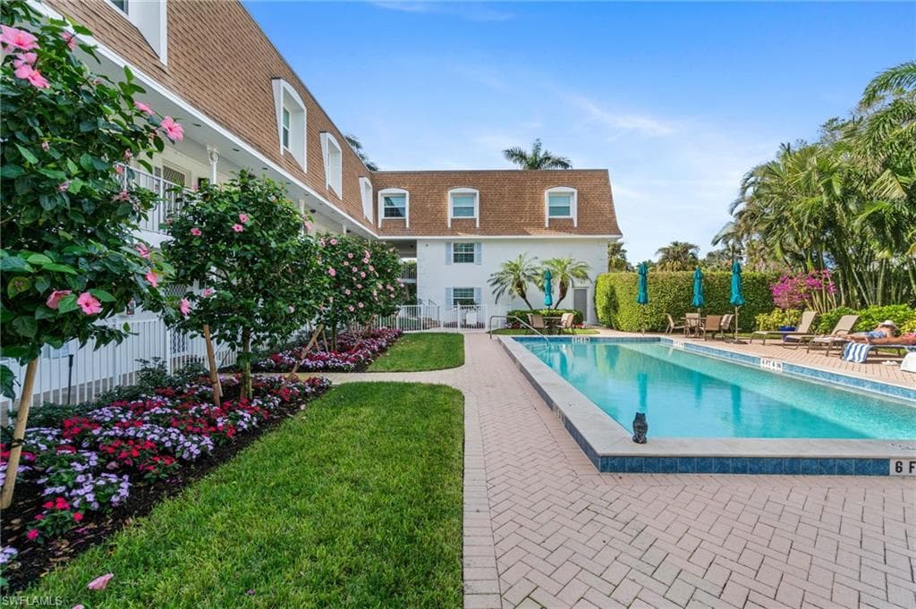1222 Gordon Dr 2, Naples, FL 34102-27