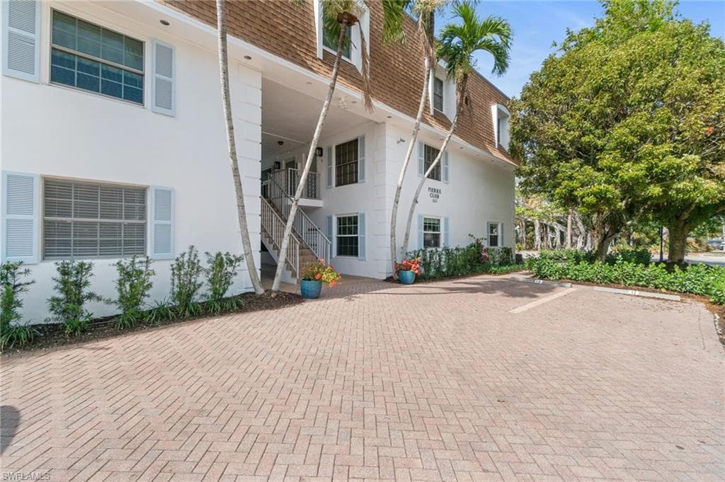 1222 Gordon Dr 2, Naples, FL 34102-28