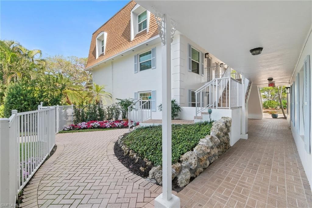 1222 Gordon Dr 2, Naples, FL 34102-29