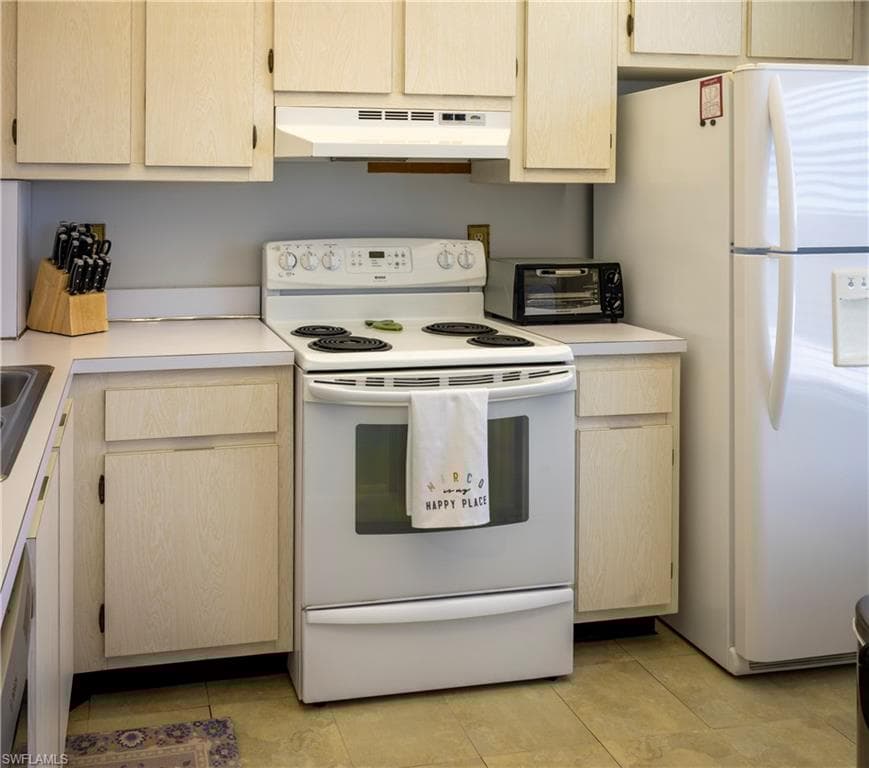 320 Seaview Ct 612, Marco Island, FL 34145-10