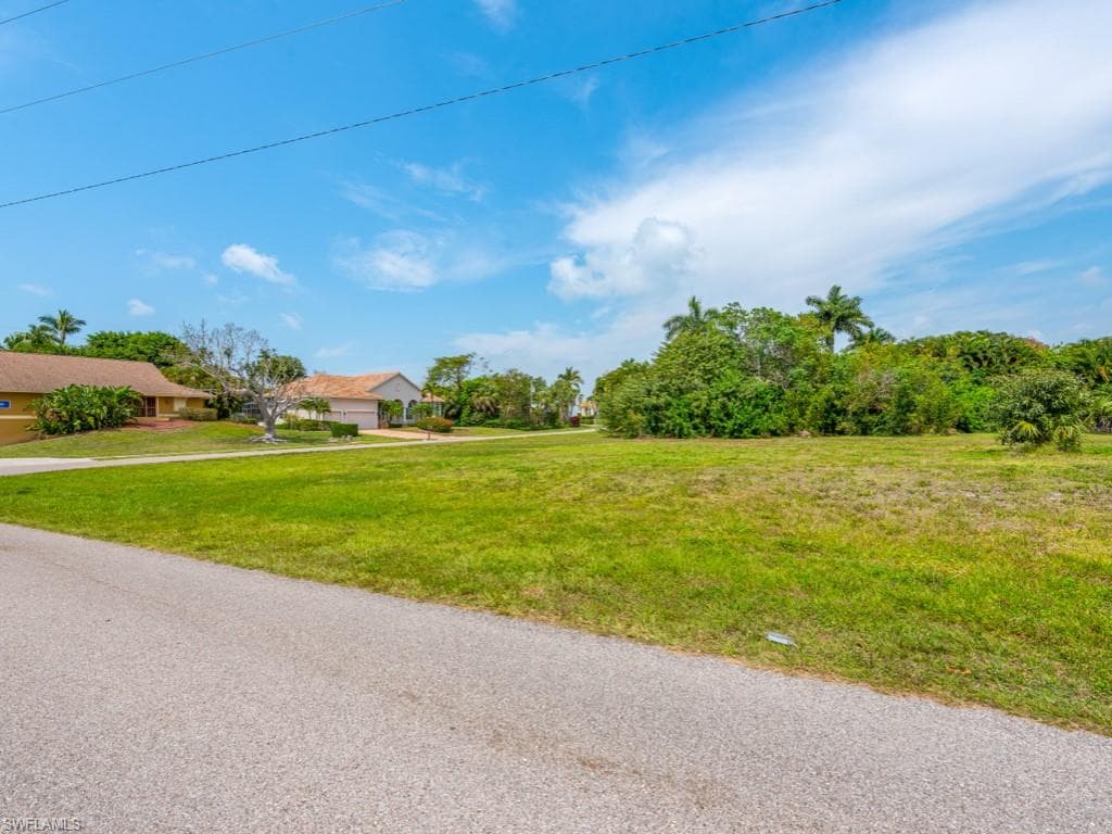 801 Scott Dr, Marco Island, FL 34145-9