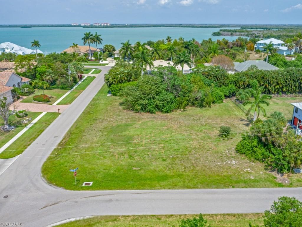 801 Scott Dr, Marco Island, FL 34145-3