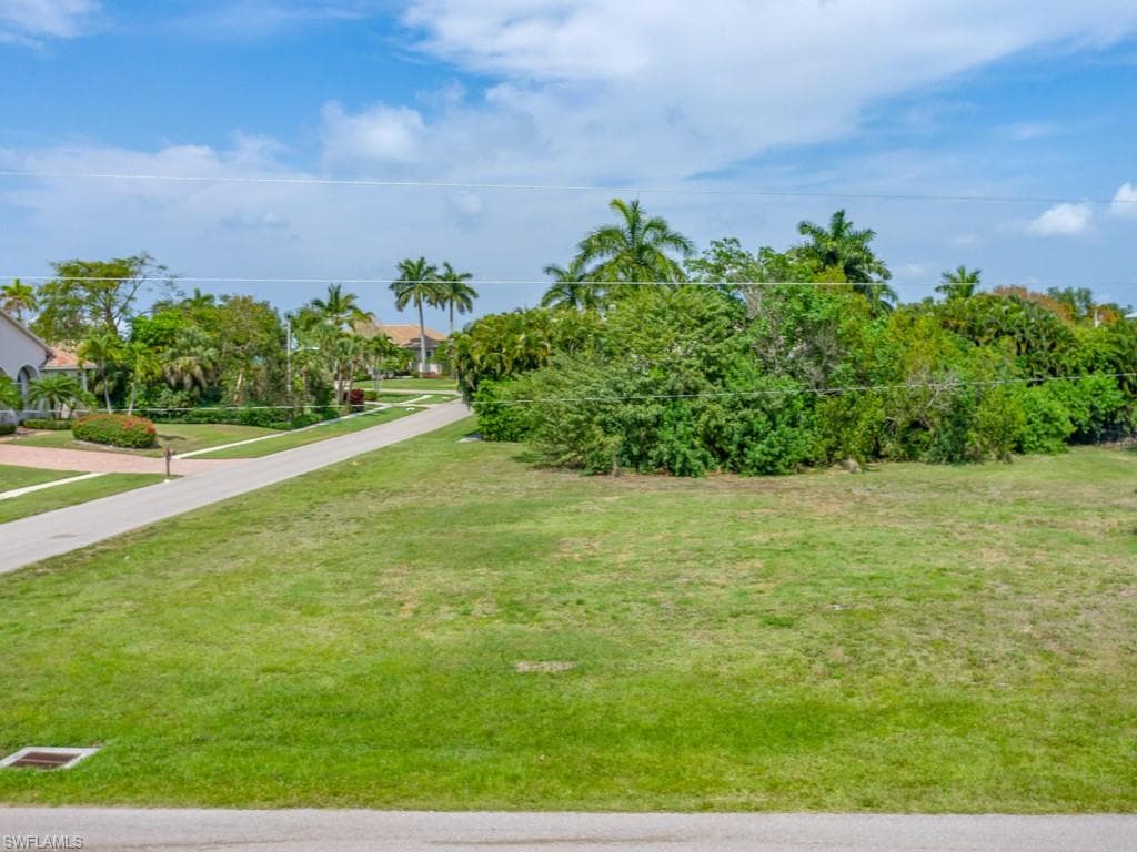 801 Scott Dr, Marco Island, FL 34145-4