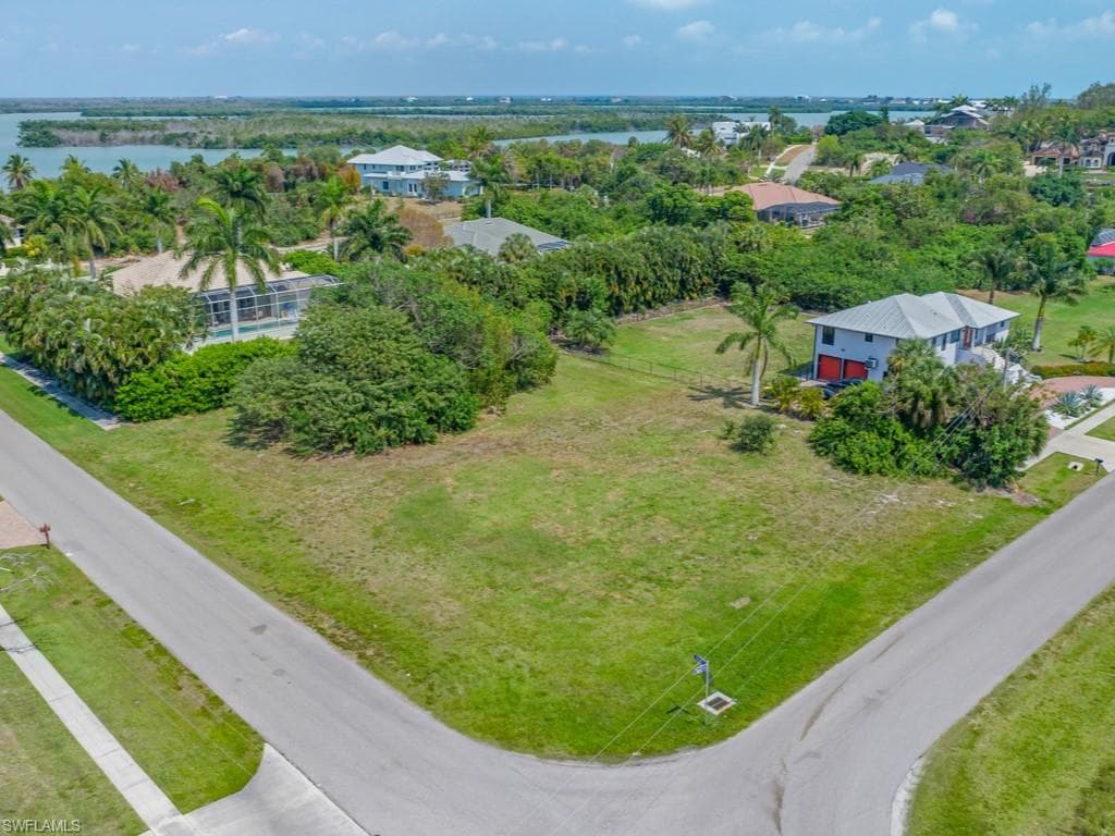 801 Scott Dr, Marco Island, FL 34145-5