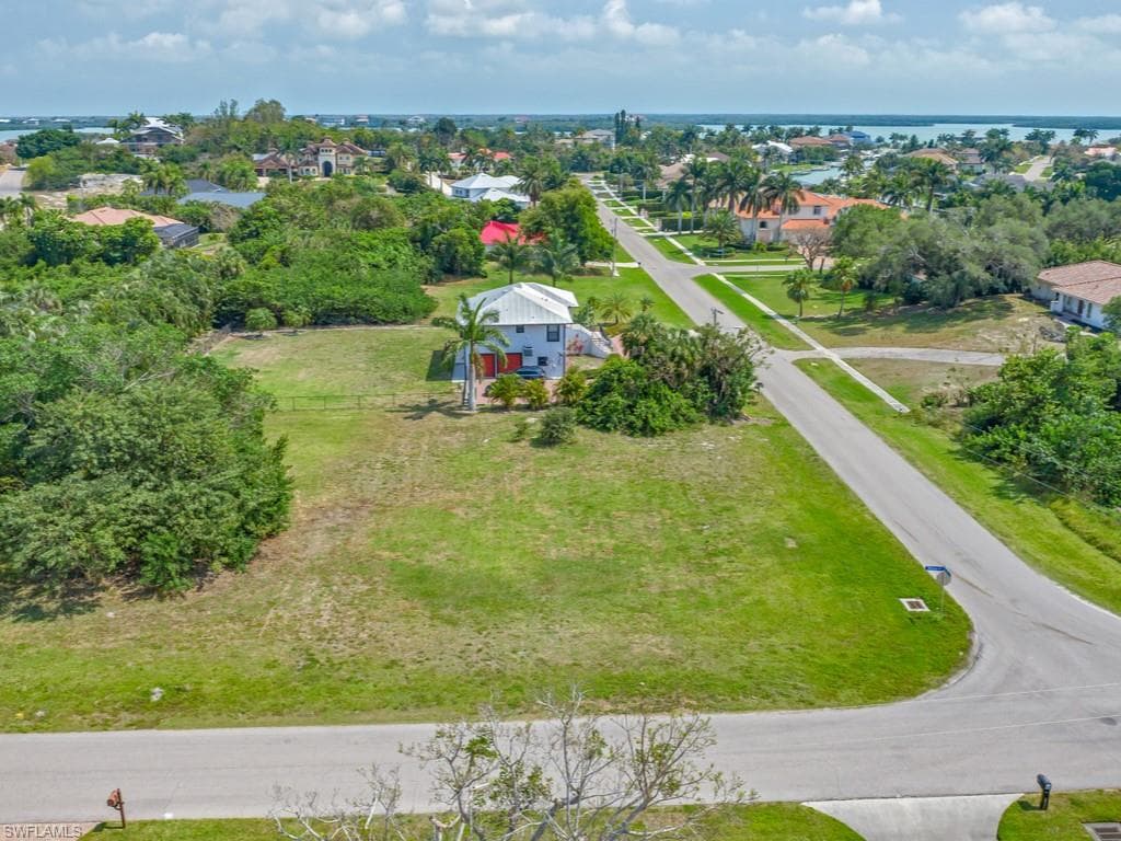 801 Scott Dr, Marco Island, FL 34145-6