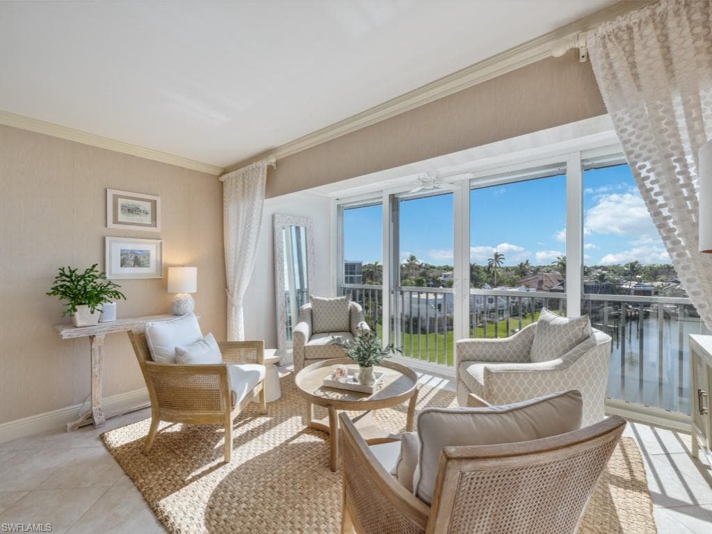 300 Park Shore Dr 5a, Naples, FL 34103-11