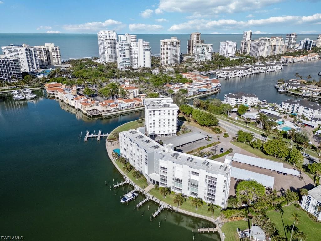 300 Park Shore Dr 5a, Naples, FL 34103-21