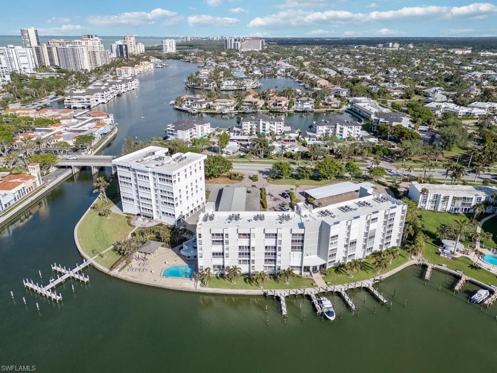 300 Park Shore Dr 5a, Naples, FL 34103-23