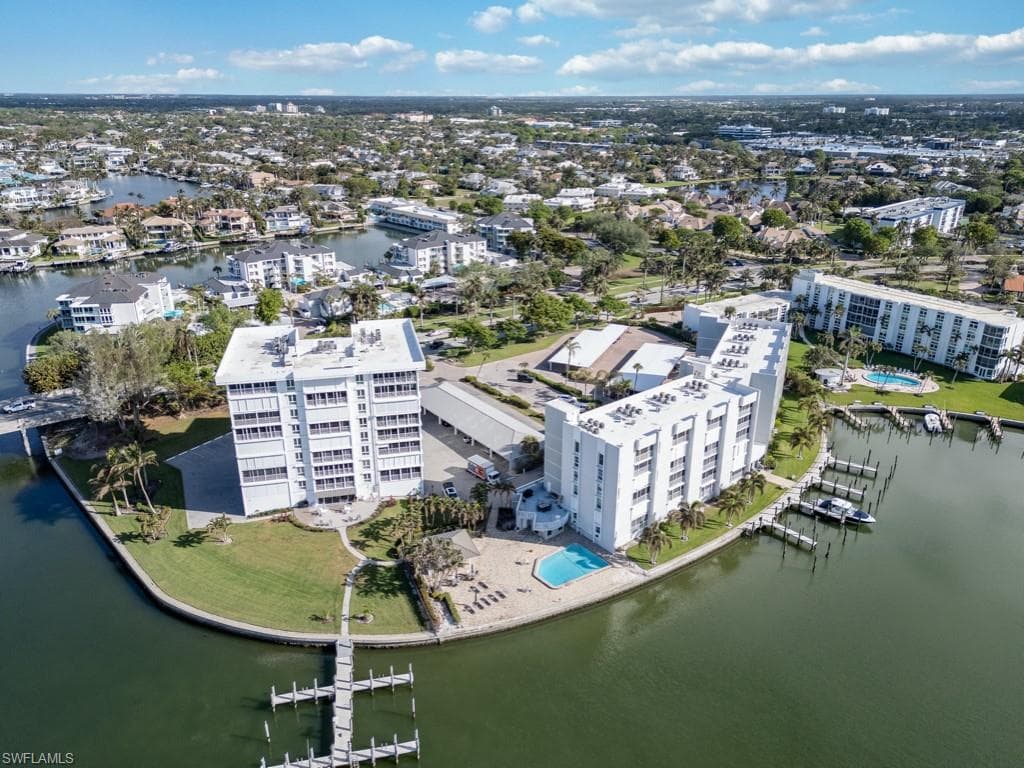 300 Park Shore Dr 5a, Naples, FL 34103-24