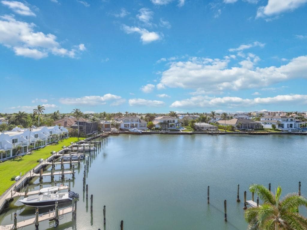 300 Park Shore Dr 5a, Naples, FL 34103-25