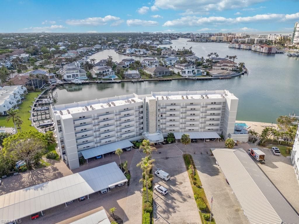 300 Park Shore Dr 5a, Naples, FL 34103-28