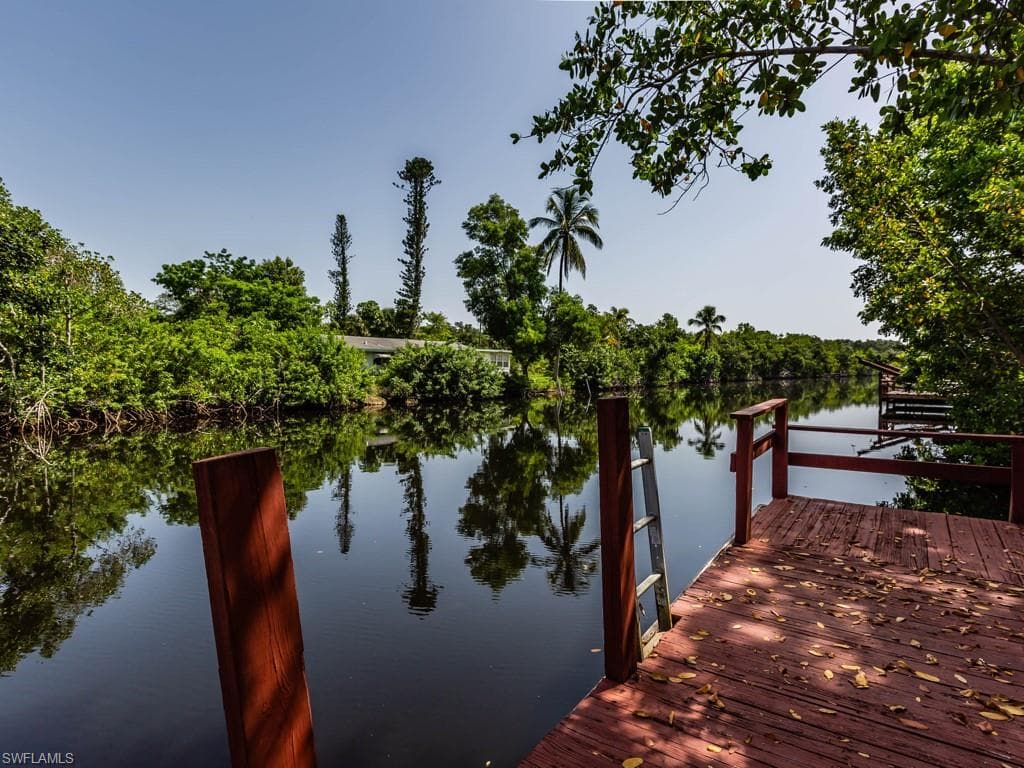 104 Audubon Rd, Naples, FL 34114-30