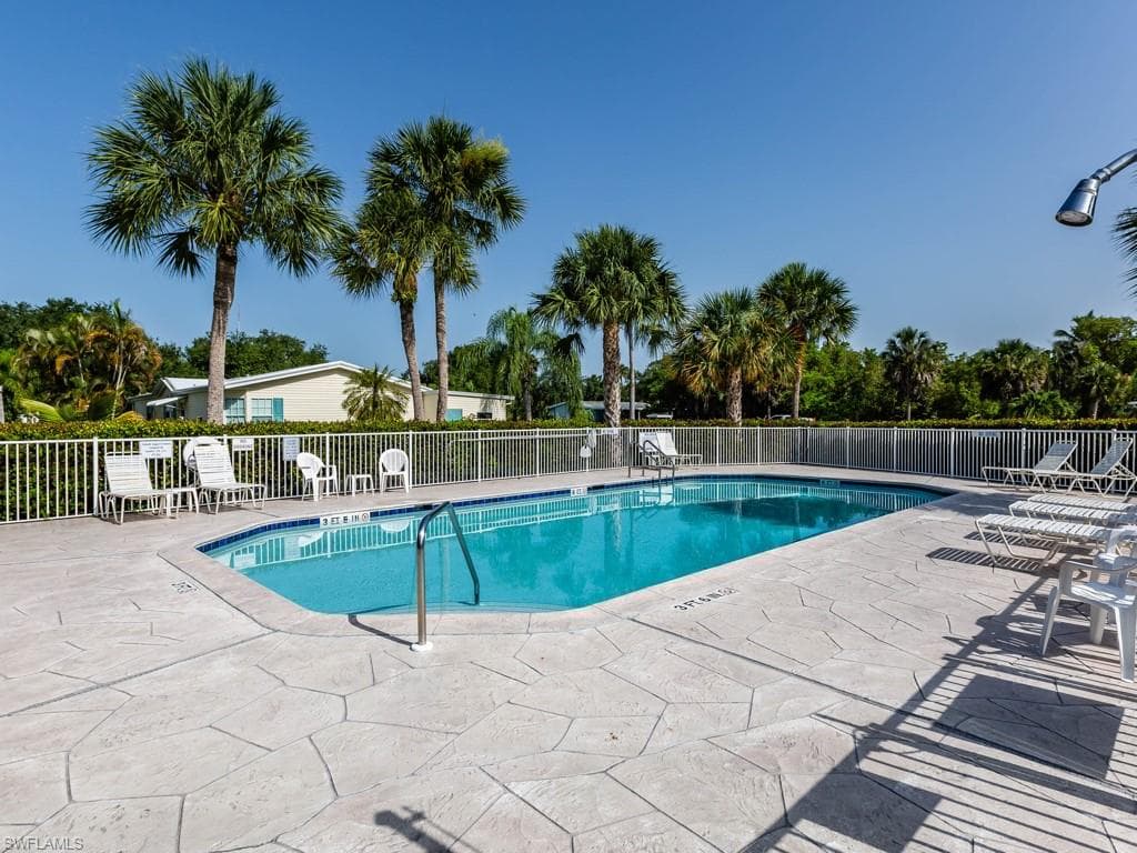 104 Audubon Rd, Naples, FL 34114-32