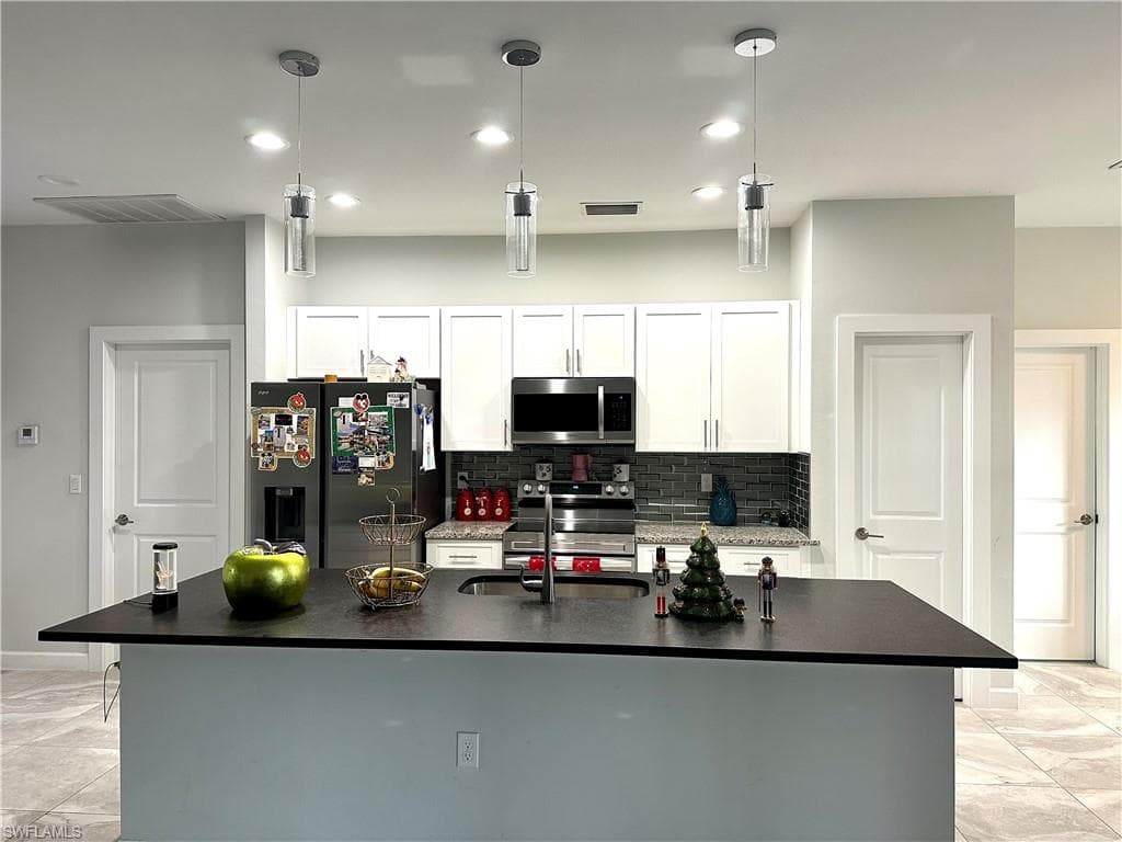 2692 54th Ave NE, Naples, FL 34120-3