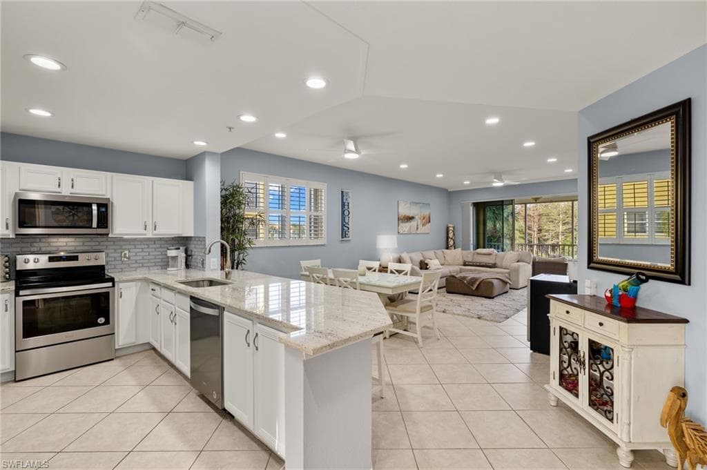 6824 Sterling Greens Pl 3201, Naples, FL 34104-3
