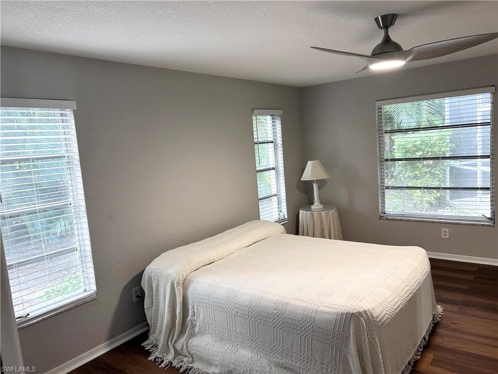 4550 Lakewood Blvd, Naples, FL 34112-9